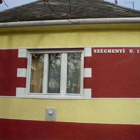 Kereki Retro Vendégház Kerekegyháza Exterior foto